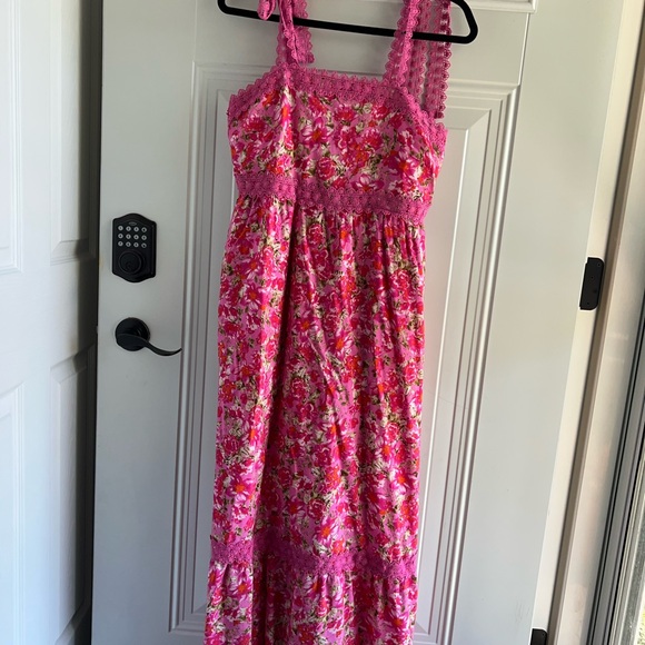 Floral Pink Maxi Dress - Picture 3 of 6